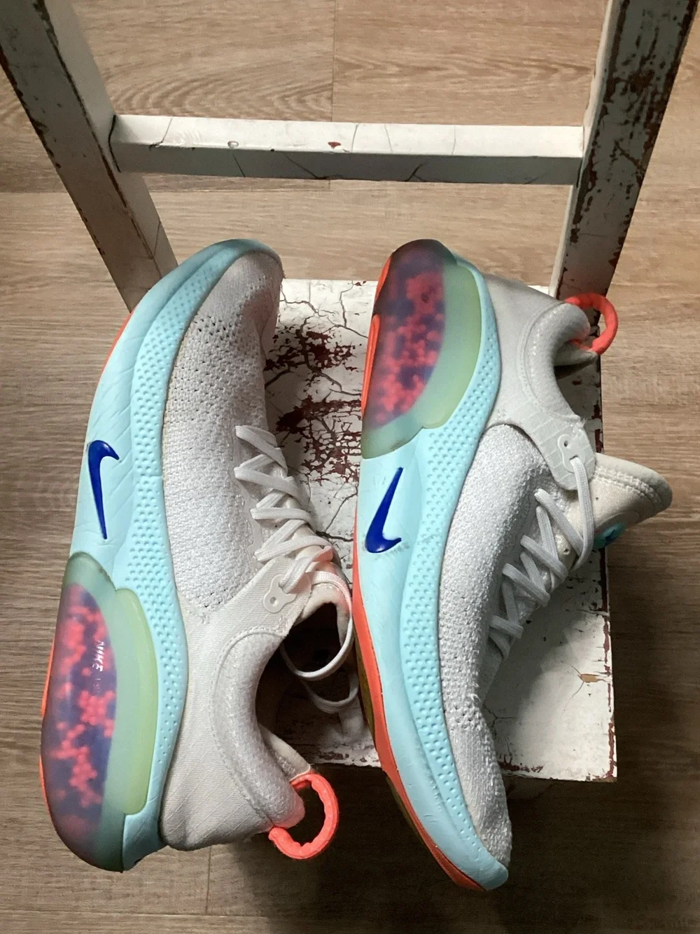 Nike Joyride Run Flynik Athletic Sneakers with Mint & Coral Accents Sz 8.5